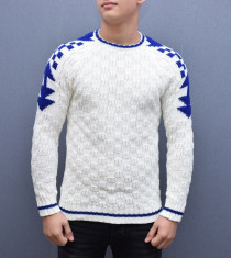 Pulover barbati alb slimfit cu impreumeu albastru din tricotaj foto