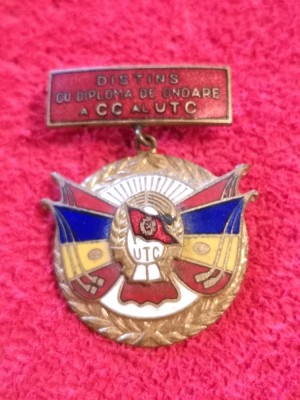 Insigna comunista UTC - DISTINS cu DIPLOMA de ONOARE a CC al UTC foto