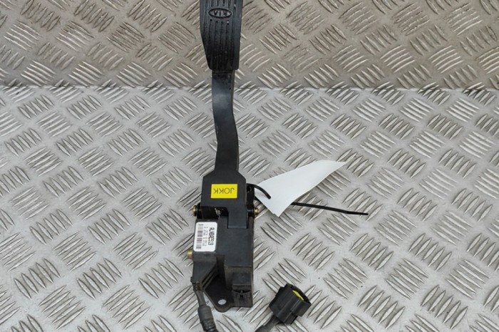 Pedala de accelerație KIA CARENS II FJ 2005 OEM: 0K2KK-41600 28483043