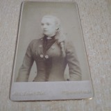 Cumpara ieftin FOTO FEMEIE 1887 VECHI PE CARTON GROS 10 / 7 CM DE COLECTIE RARA!