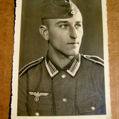 B634B-I-WW2-III Reich militari germani in uniforme. Pret pe bucata.