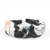 Bentita lata cu imprimeu floral si nod decorativ