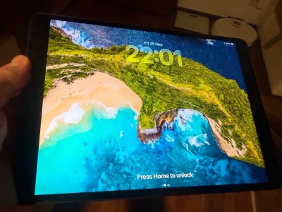 Vand iPad Air impecabil foto