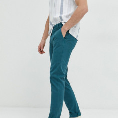 Levi's pantaloni barbati, culoarea verde, cu fason chinos