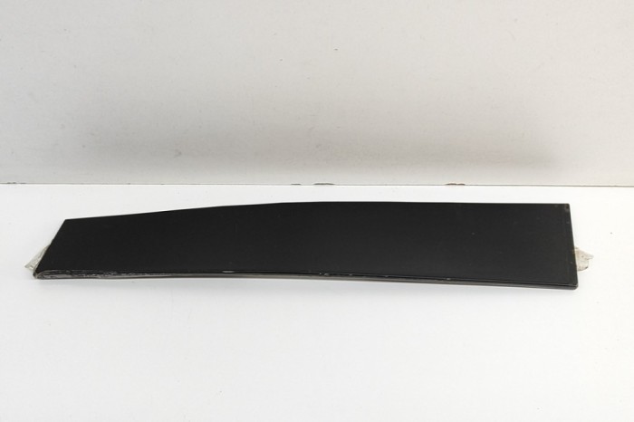 Ornament vertical ușă dreapta față AUDI Q7 4L 2007 OEM: 4L0837902 28445336