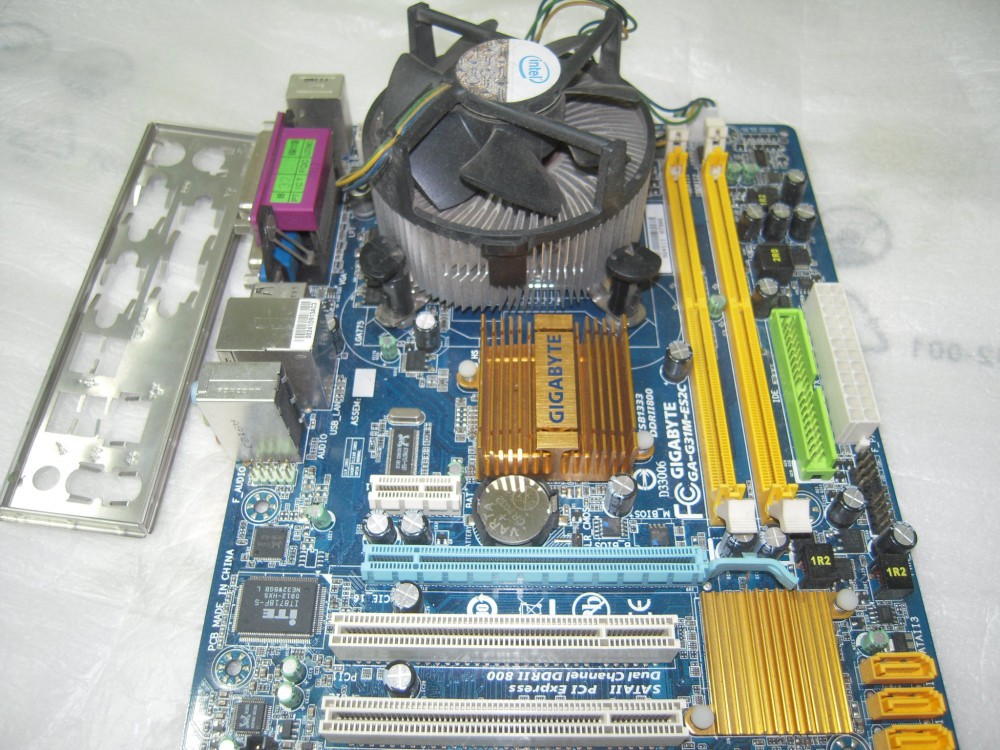 Placa de baza Gigabyte, Pentru INTEL, LGA 775, DDR2 | Okazii.ro