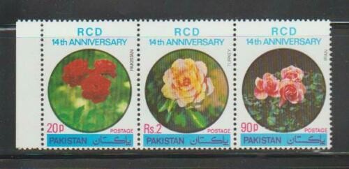 Pakistan 1978 - Flori, trandafiri, serie neuzata