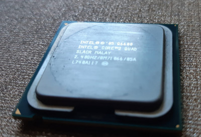 INTEL Core 2 Quad Q6600 - 2,40 GHz / FSB 1066 / LGA 775 foto