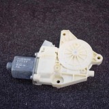 Motor macara geam ușă st&acirc;nga față MERCEDES-BENZ GLA X156 2018 OEM: A24690651000130822690 3673042