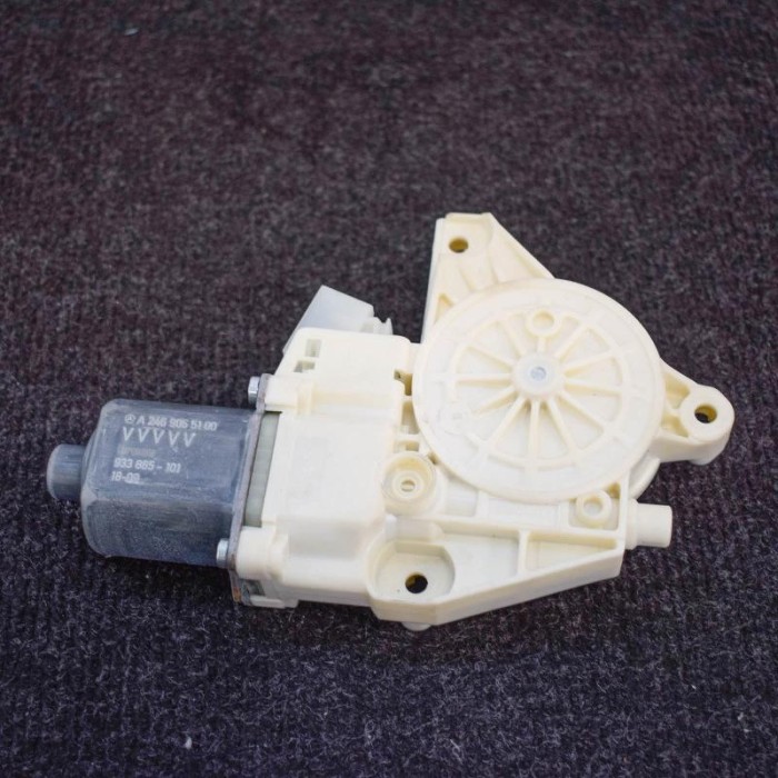 Motor macara geam ușă st&acirc;nga față MERCEDES-BENZ GLA X156 2018 OEM: A24690651000130822690 3673042