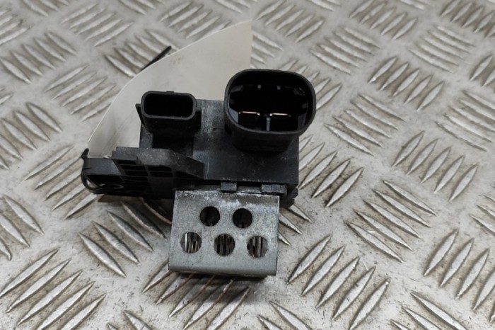 Releu ventilator RENAULT CAPTUR J5_ 2014 OEM: 255503792R 23871885