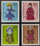 BC153, Germania 1968, serie papusi, costume de epoca