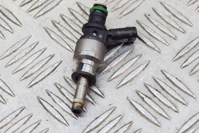 Injector de combustibil AUDI A4 8K2, B8 2014 OEM: 306E036P,104390-520 11825803