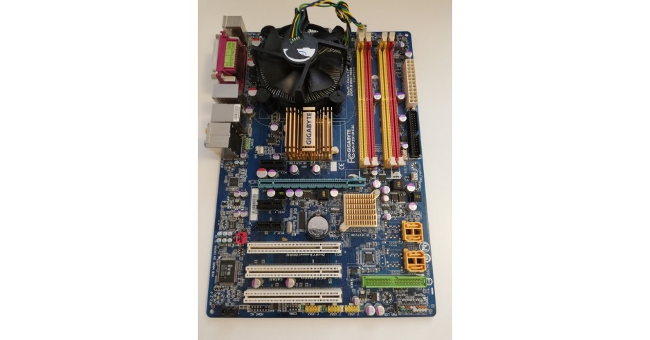 Kit socket 775 placa baza ATX Gigabyte GA-P35-DS3L+Intel E5700 3.0Ghz ...