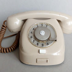 Telefon TESLA cu disc, produs 1968 pentru institutii, buton de apel in asteptare