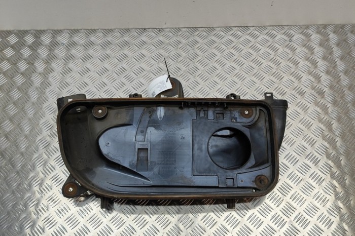 Carcasa filtru de aer (partea inferioară) BMW 7 F01, F02 2012 OEM: 7800150 | 23019791