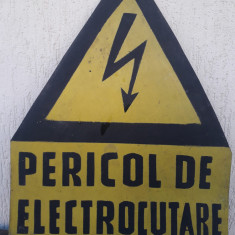HST Tablă vopsită Pericol de electrocutare România comunistă decor industrială