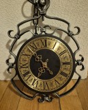 Ceas de perete antic/vintage din fier forjat cu cifre romane