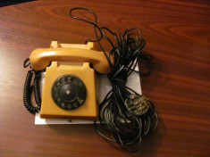 CY - Telefon disc vechi romanesc neprobat / lipsa placuta cu modelul telefonului foto