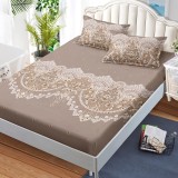 Cumpara ieftin Cearsaf de pat cu elastic si 2 fete de perna Loki 180x200 cm (Finet)