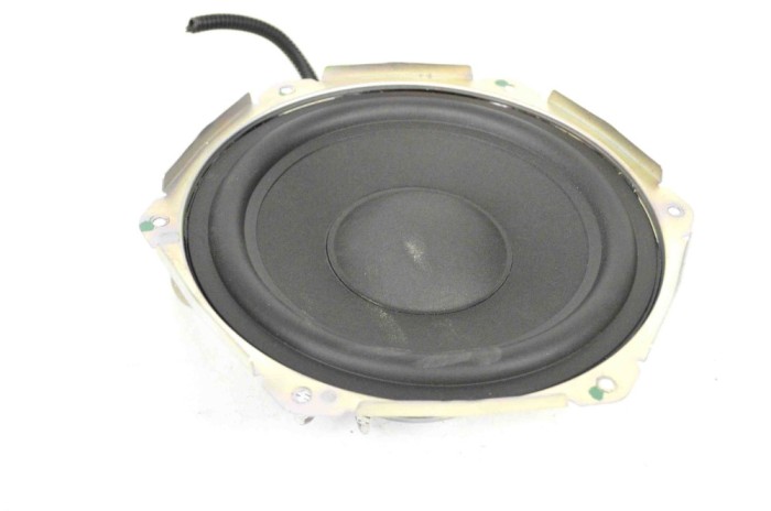 Subwoofer TESLA MODEL S 2015 OEM: 1004833-07-A