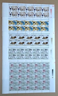 TIMBRE ROM&amp;Acirc;NIA LP1624/2003 Centenar F.I.F.A.-2004 Set 5 coli 25 de timbre MNH foto