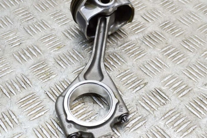 Piston JAGUAR F-TYPE Coupe X152 2018 18120014