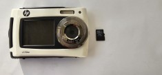 APARAT FOTO DIGITAL HP C150 W + CARD 4GB , FUNCTIONEAZA CU 2 BATERII AAA SAU ACUMULATORI .