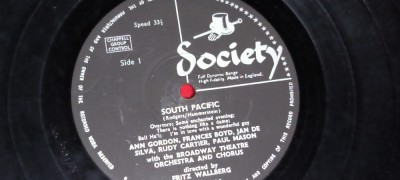 DISC VINIL AN 1966 RODGERS AND HAMMERSTEIN - Broadway South Pacific foto