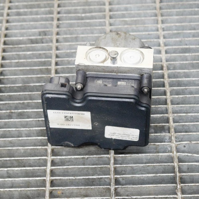Pompa ABS TESLA MODEL S 2014 OEM: 1037797-00-A 10052712