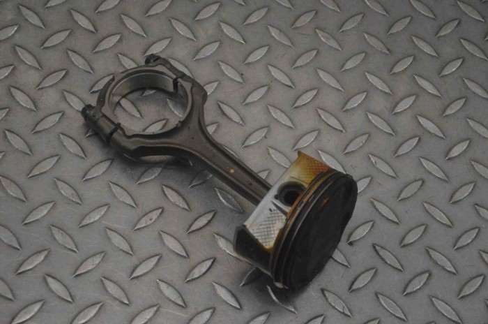 Piston JEEP WRANGLER III JK 2017