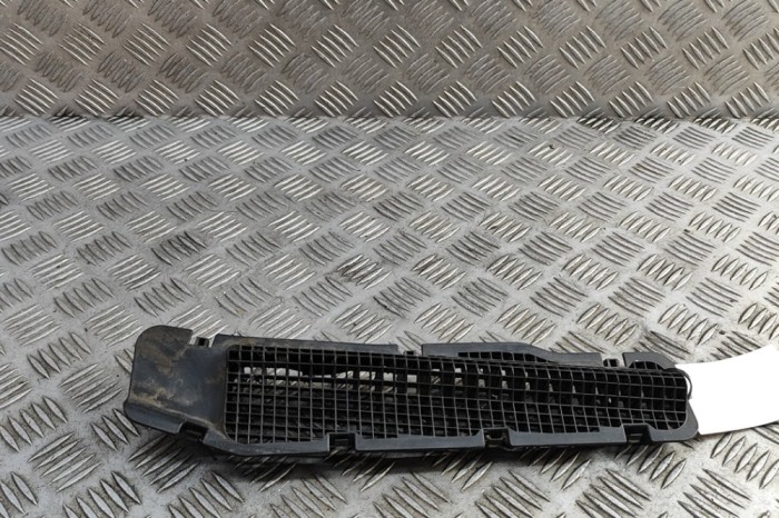 Grila MITSUBISHI 3000 GT Coupe Z1_A 1993 OEM: Coupe | 30759978