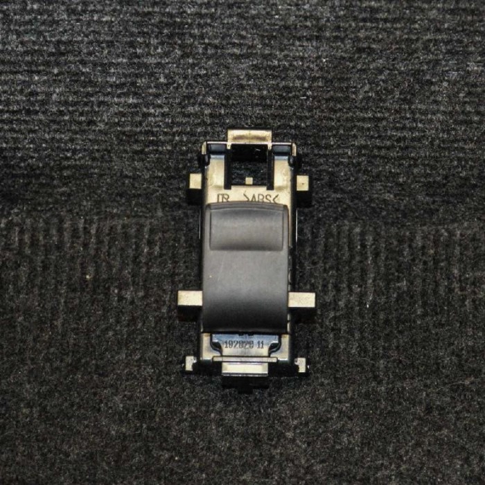 Buton geam ușă st&acirc;nga spate TOYOTA YARIS _P13_ 2013 OEM: 829-2A30 2074997