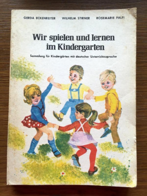 WIR SPIELEN UND LERNEN IM KINDERGARTEN, 1982 foto