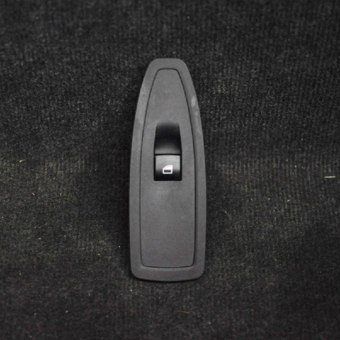 Buton geam ușă st&acirc;nga față BMW X1 F48 2015 OEM: 9208107 2125616