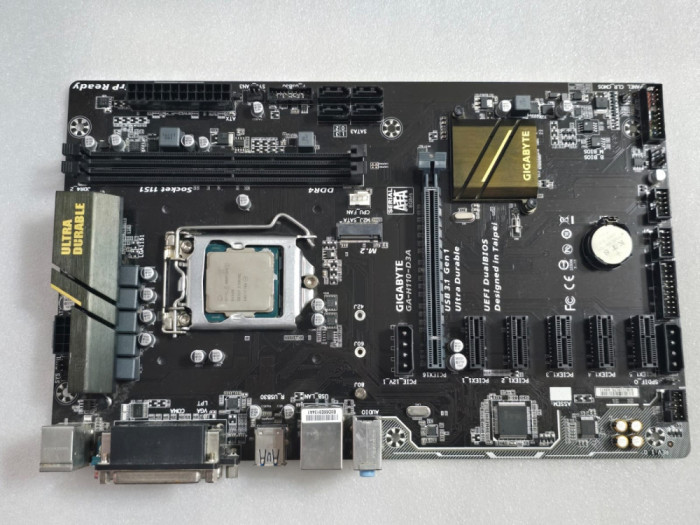Placa de baza GIGABYTE GA-H110-D3A, LGA 1151, DDR4 + Procesor G4560