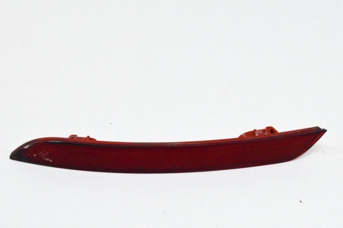 Reflector bara de protecție dreapta spate BMW 3 F30, F80 2013 OEM: 7301188 16027239