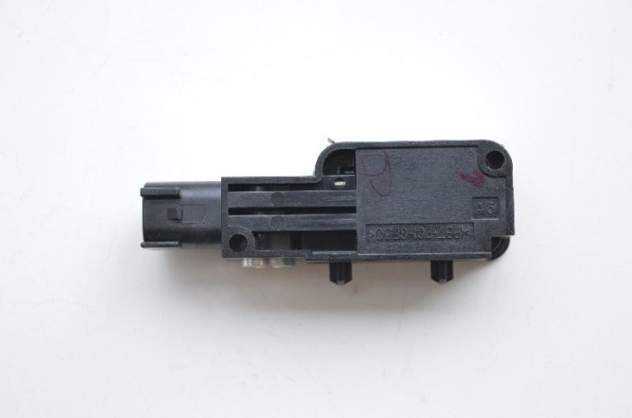 Senzor de impact dreapta față JAGUAR XJ X350 2004 OEM: 1X4A-14B345-AD 1857572