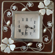 XZ Ceas de masa - decorat cu flori de sidef - functioneaza