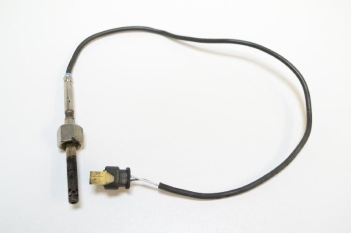 Senzor de temperatură MERCEDES-BENZ E W212 2012 OEM: A0009053905 2682359