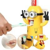 Dozator Minions pasta de dinti, cu suport integrat pentru periute, RIF REFCO &reg;