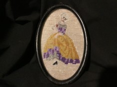 arta / design / vintage - Vechi boblen in rama ovala de lemn !