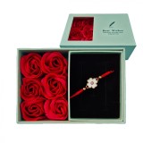 Bratara martisor trifoi in cutie turcoaz trandafiri