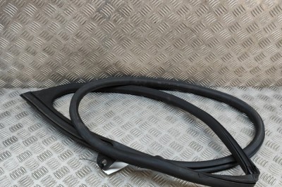 Garnitura ușă dreapta față PORSCHE Taycan 2021 OEM: 9J0831722,9J0.831.722 | 23954670 foto