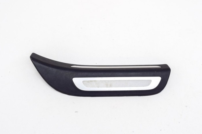 Ornament prag dreapta spate AUDI Q5 8R 2011 OEM: 8R0853376 13854544