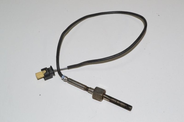 Senzor de temperatură MERCEDES-BENZ E W212 2015 OEM: A0009053905 2394636