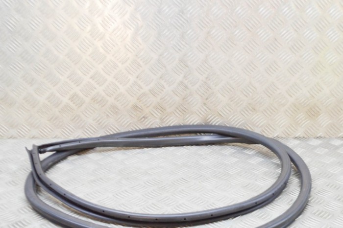 Garnitura ușă st&acirc;nga spate LEXUS RX _L2_ 2019 OEM: 62332-48080 | 20484278