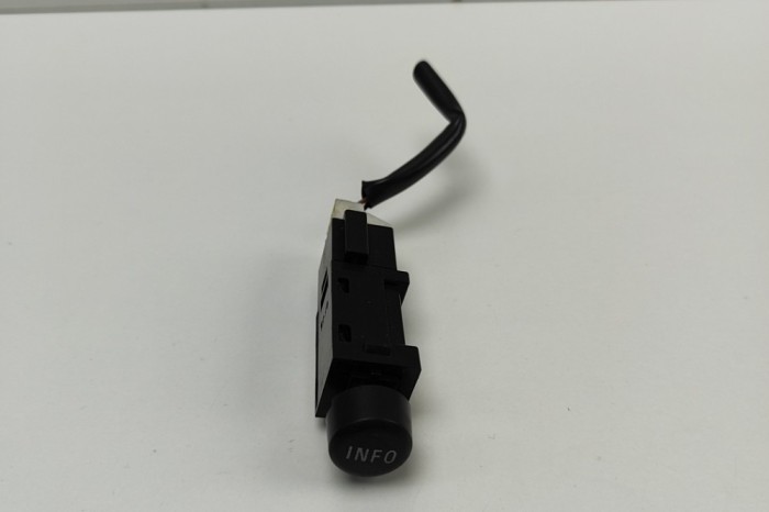 Comutator MITSUBISHI LANCER VIII CY_A, CZ_A 2008 OEM: 8610A005 | 30428605