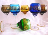 SET PAHARE VIN DIN STICLA COLORATA CU DECOR AURIT 17 CM