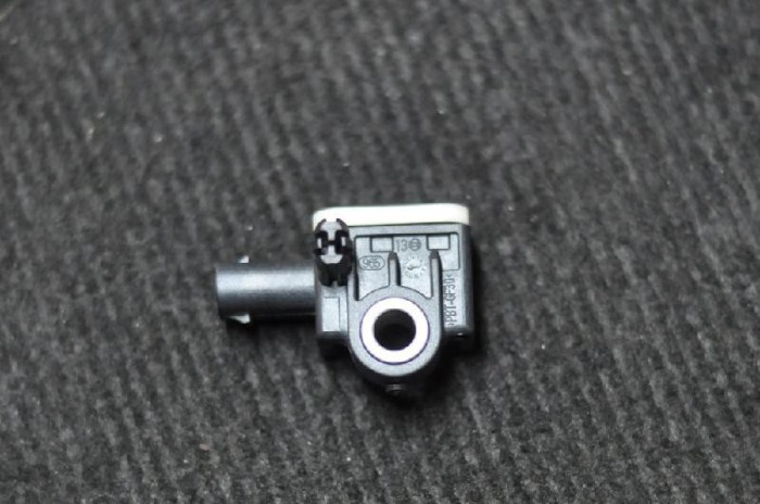 Senzor de impact st&acirc;nga spate AUDI A6 4F2, C6 2011 OEM: 4F0959643C 1656998